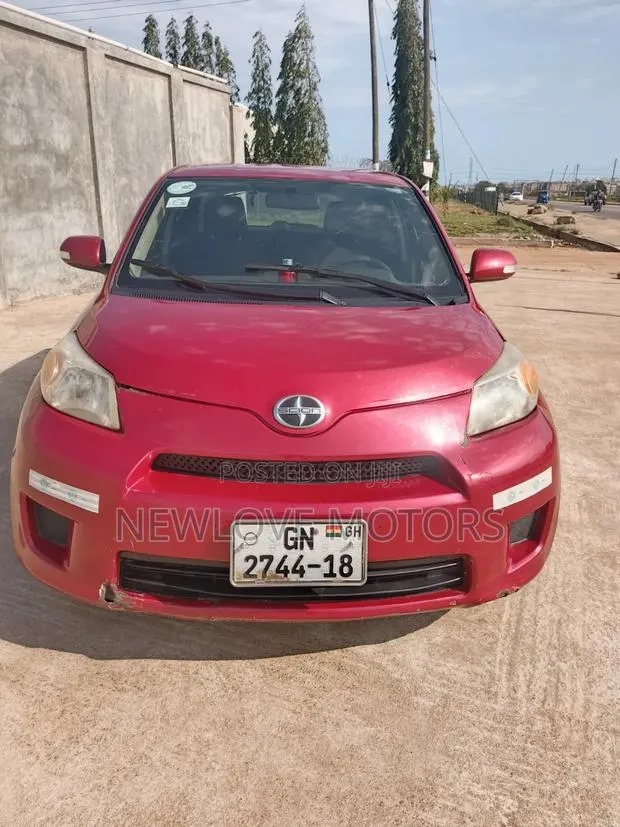 Scion xD Base 2013 Brown