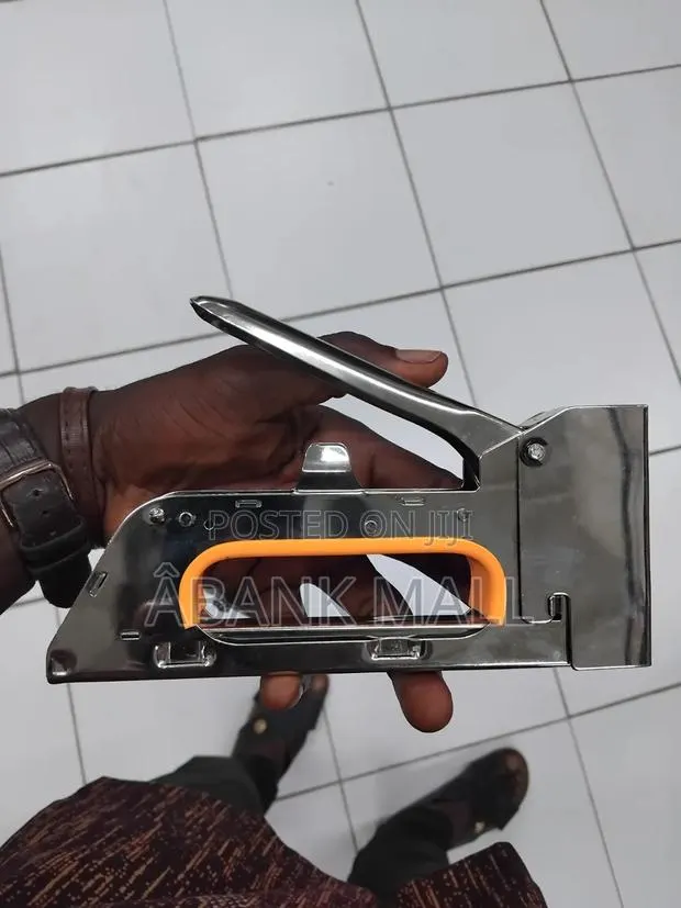 Staple Gun · Photo 1