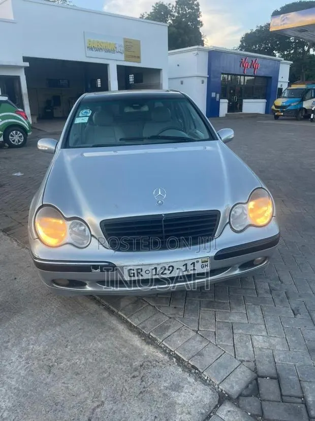 Mercedes-Benz C230 2005 Silver · Photo 1