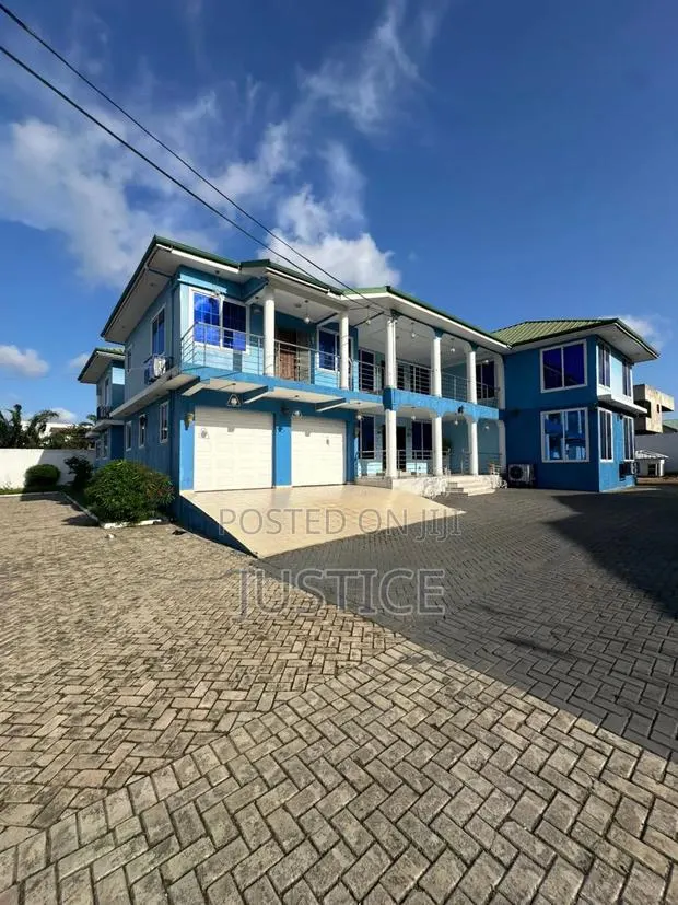 6bdrm House in East Legon, Boundary Road Area for rent · Photo 1