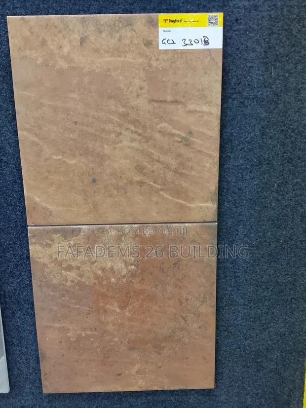 Twyford 30 X 30 Compound · Photo 1