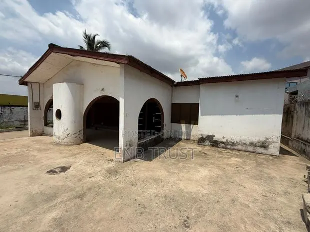 4bdrm House in Racecourse Junction, Nyanmekye for sale