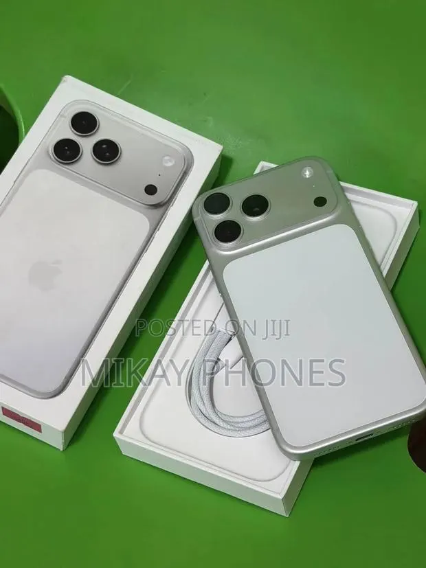 Apple iPhone 17 Pro Max 512 GB Silver · Photo 1