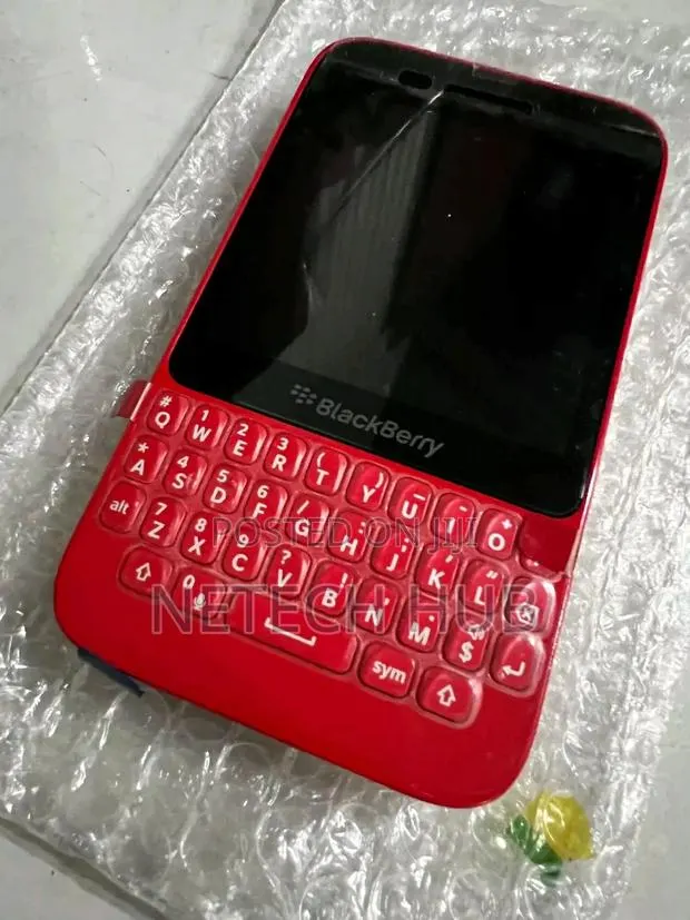 New BlackBerry Q10 16 GB Red · Photo 1