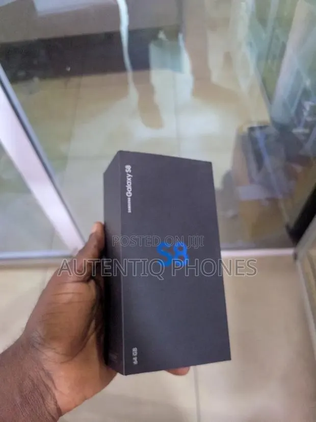 New Samsung Galaxy S8 64 GB Black · Photo 1