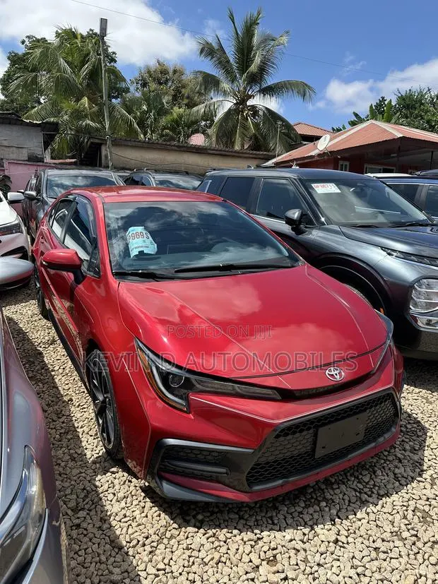 Toyota Corolla SE 2020 Red · Photo 1