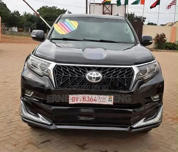 Toyota Land Cruiser Prado 2012 Black · Photo 1