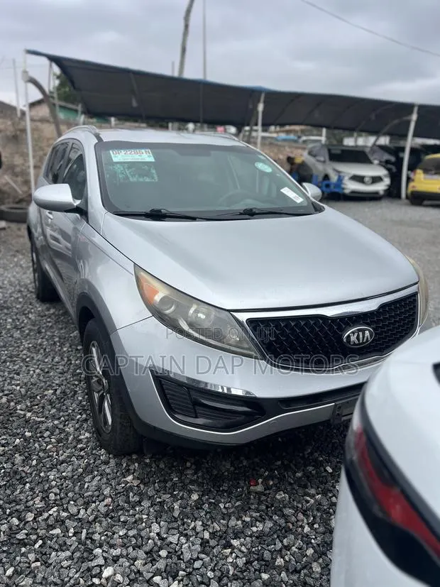 Kia Sportage LX 4dr SUV (2.4L 4cyl 6A) 2016 Silver · Photo 1