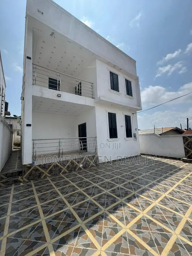 3bdrm House in 7 Days, Sowutwuom for sale · Photo 1