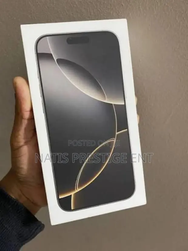 New Apple iPhone 16 Pro Max 256 GB Gold · Photo 1