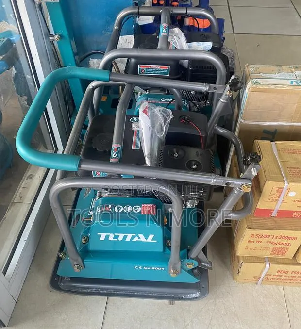Total Gasoline Plate Compactor 90kg 6.5hp · Photo 1