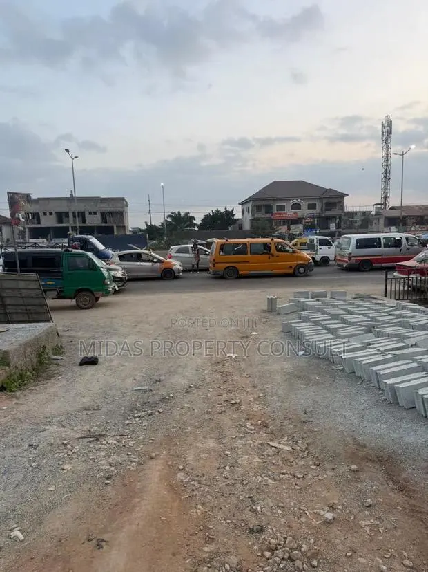 Main Roadside Land for Sale at Pokuase · Photo 1