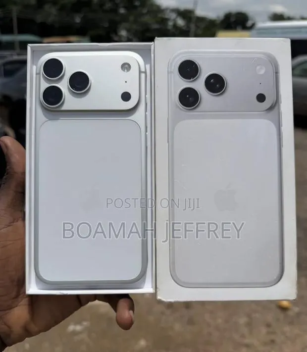 Apple iPhone 17 Pro Max 512 GB Silver · Photo 1