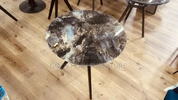 Leisure Table (8238#) · Photo 1