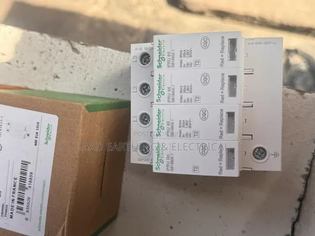 Surge Arrester · Photo 1
