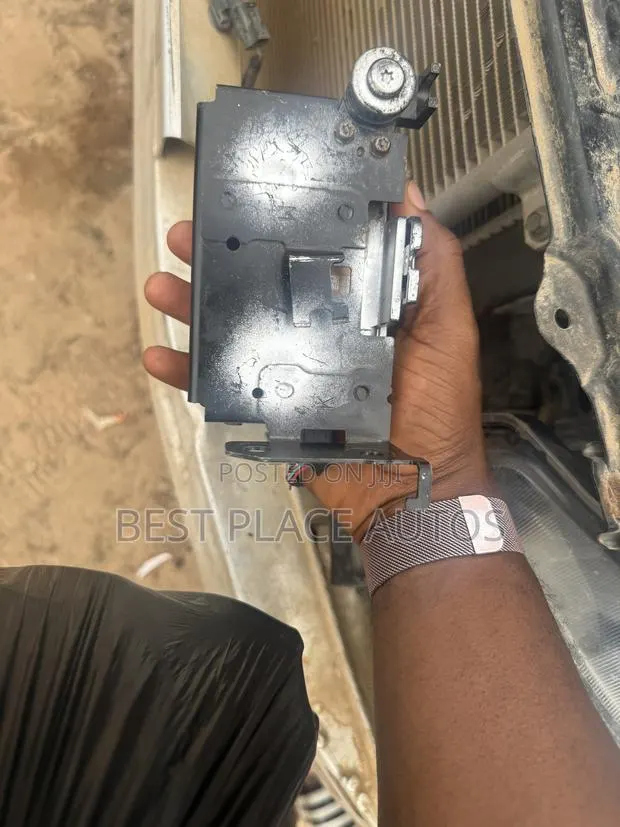 Honda Civic 2018 Radar Sensor · Photo 1