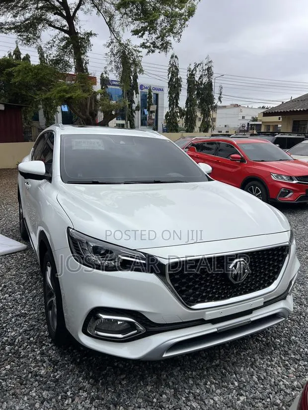 MG HS 30T DCT Trophy 2019 White · Photo 1