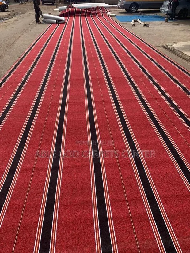 Striped Wine Woolen Carpet · Photo 1