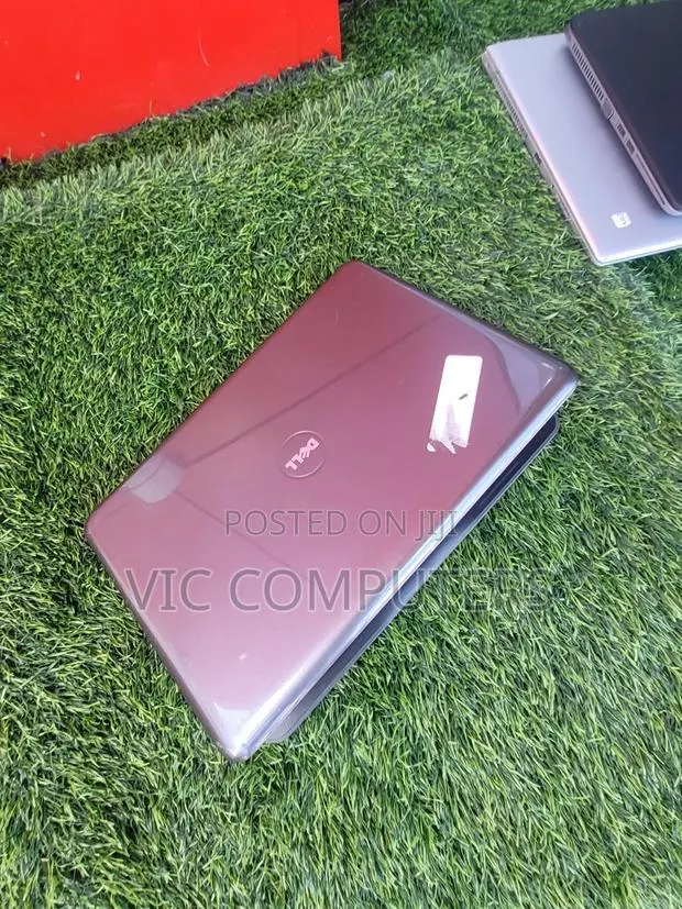 Laptop Dell Latitude 13 3380 4GB Intel Core i3 SSD 128GB · Photo 1