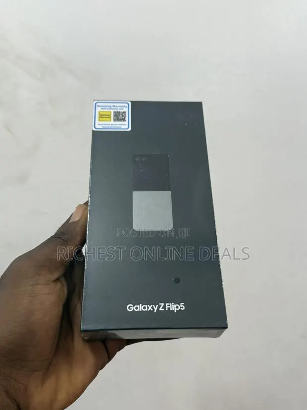 New Samsung Galaxy Z Flip 5 256 GB Blue · Photo 1