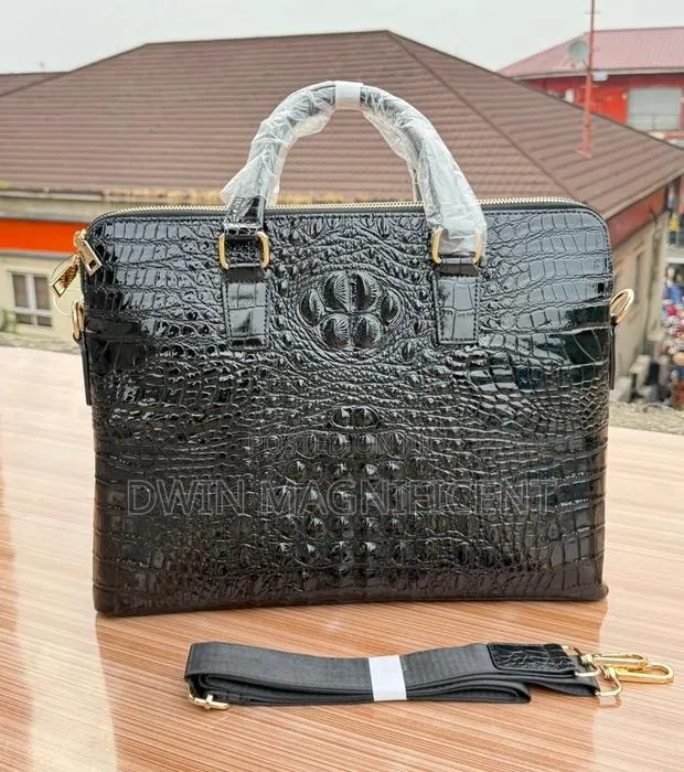Crocodile Skin Laptop Bag · Photo 1