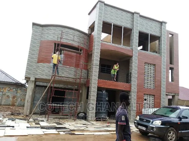 Building and Architectural Expert · Photo 1