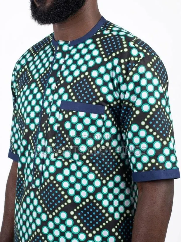 Men’s Short-Sleeve Geometric Polka Dot African Print Shirt · Photo 1