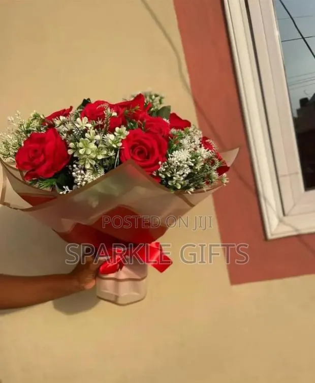 Artificial Rose Flower, Valentine, Graduation, Birthday,Gift · Photo 1