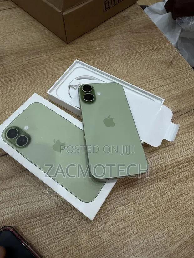 Apple iPhone 17 256 GB Green · Photo 1