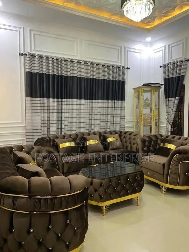 High Quality Brand New Foreign Designed Couch · Photo 1