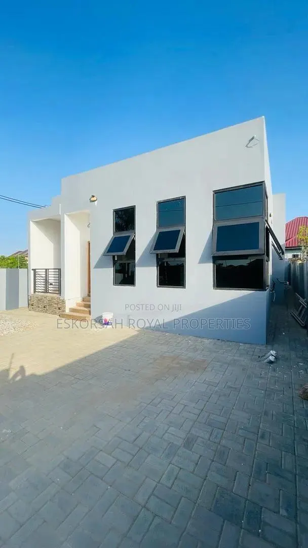 3bdrm House in Odumase, Police Station for sale · Photo 1