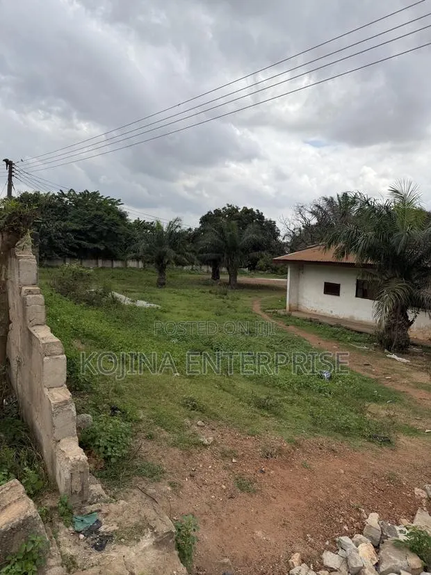 Land for Sale – Around China Mall Atonsu · Photo 1