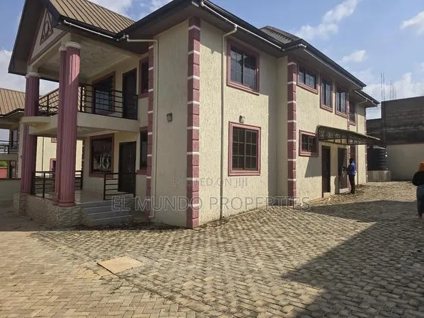 6bdrm House in Agric Krumoase, Kumasi Metropolitan for sale · Photo 1