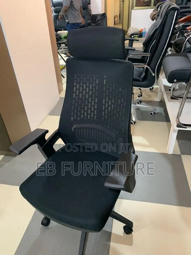 Office Chair With a Headrest · Photo 1