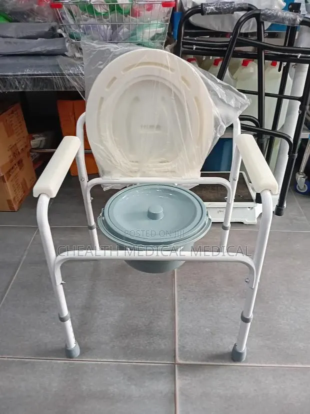 Commode Chair · Photo 1