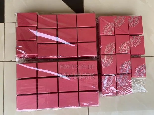 Set-Up Gift Box · Photo 2