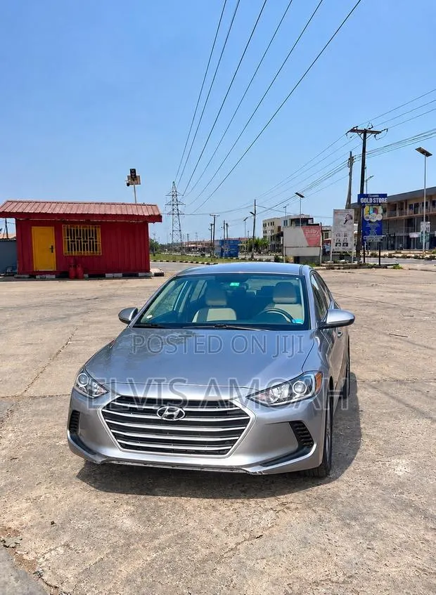 Hyundai Elantra 2017 Silver · Photo 1