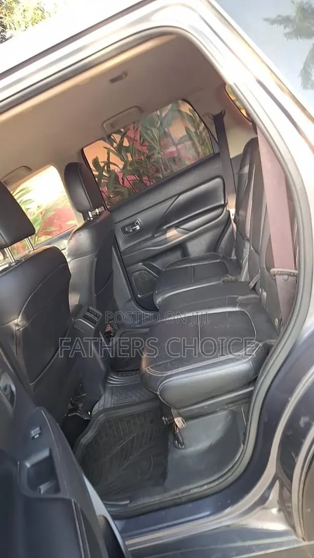Mitsubishi Outlander SE AWC 2019 Gray · Photo 1
