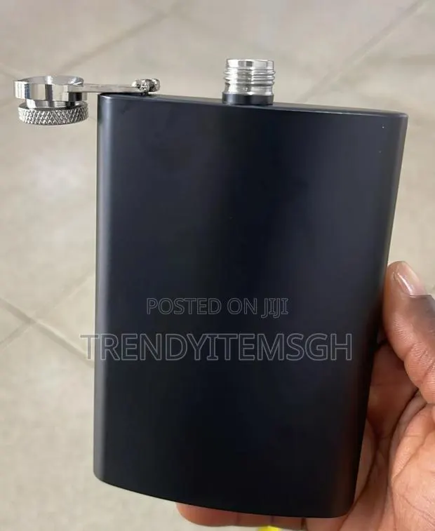 9oz Stainless Steel Hip Flask (Black) · Photo 1