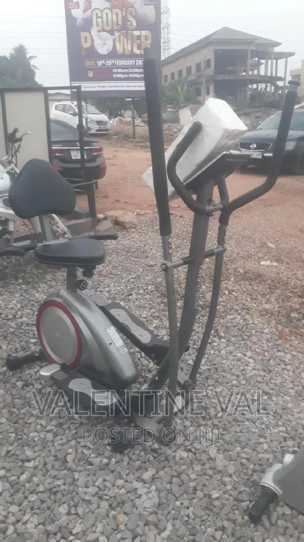 Cross Trainer With Nicely Move