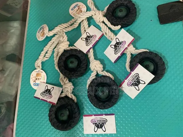 Tire Like Ball Toy for Dogs and Cats · Photo 1