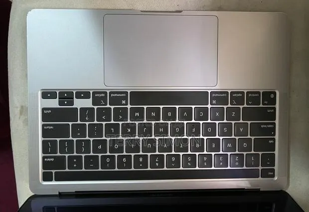 Laptop Apple MacBook Pro 2015 16GB Intel Core i7 SSD 512GB · Photo 1