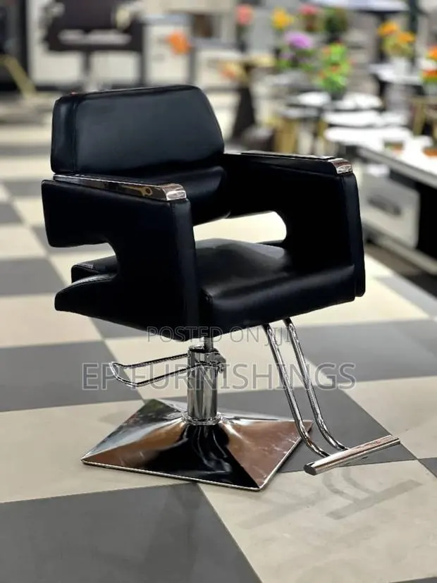Saloon/Barbershop Chair · Photo 4