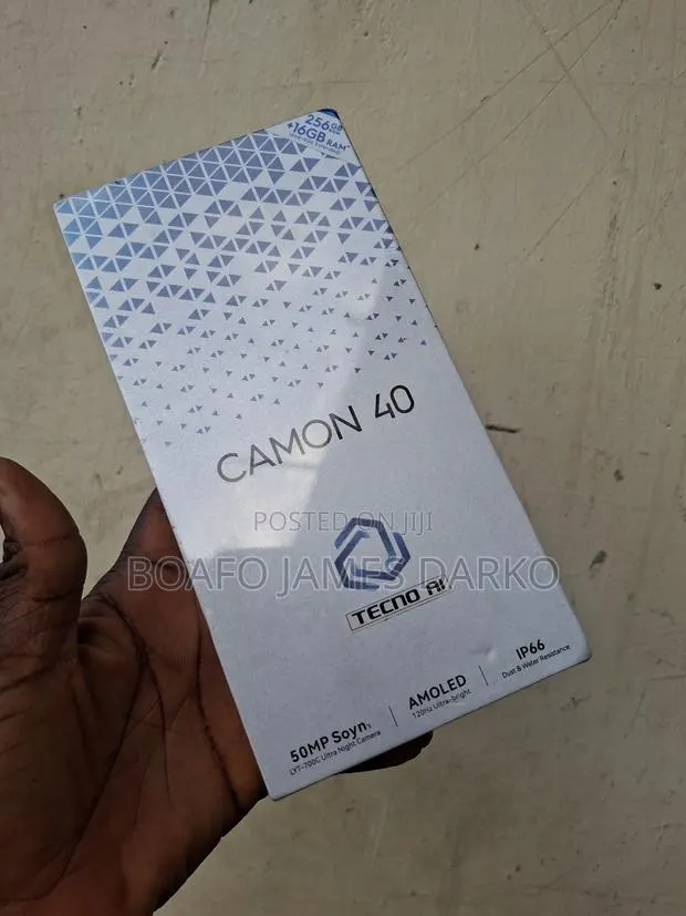 New Tecno Camon 40 256 GB Silver · Photo 1