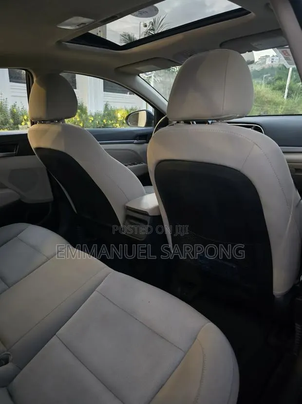 Hyundai Elantra 2017 Black · Photo 5