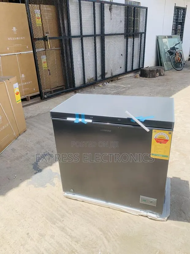 Purchase the New Grey Chest Freezer 198l Single Door Samsung · Photo 1