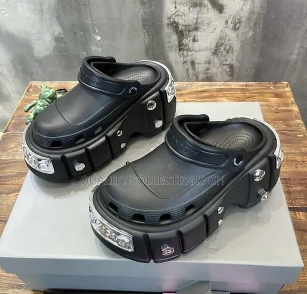 Balenciaga Hardcrocs · Photo 1