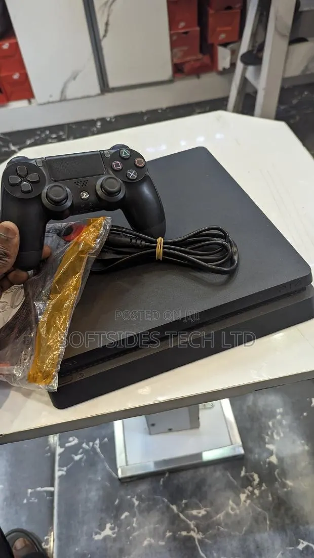 Playstation 4 Slim Version. Tested And Perfect 500 Gb With Games. · Photo 1
