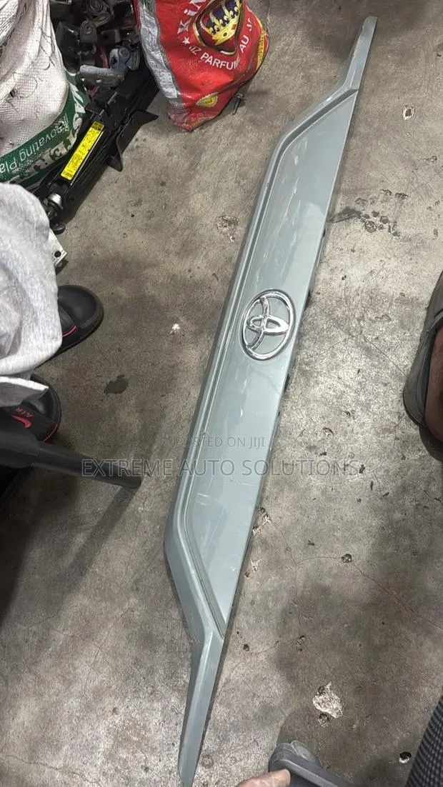 Toyota Rav4 2019-2025 Hatchback Tailgate Boot Lid Trim Panel · Photo 1