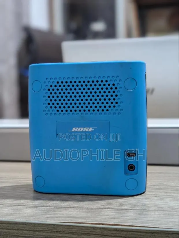 Bose Soundlink Color Portable Bluetooth Speaker · Photo 3